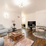 Home Near Excel, Stratford And Canary Wharf