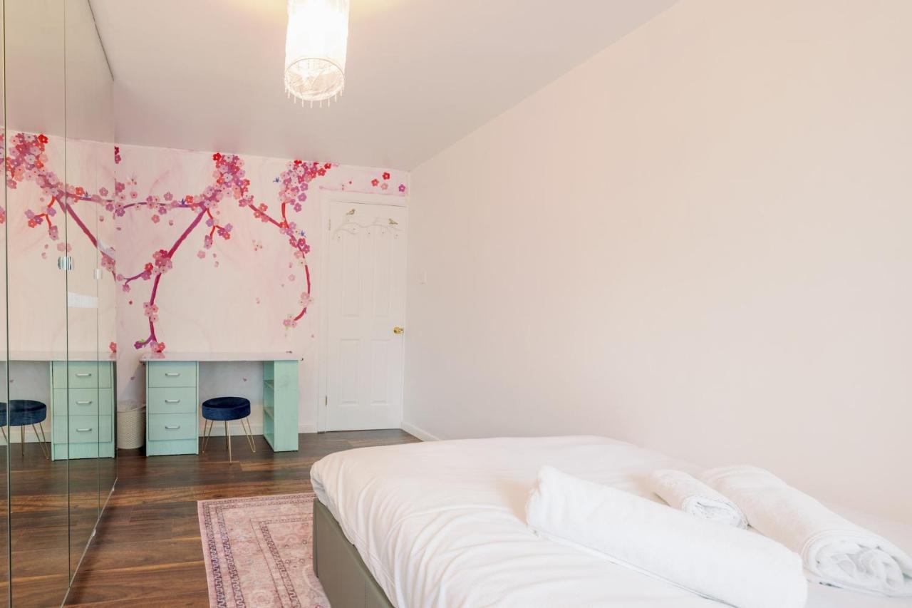 Near Excel, Stratford And Canary Wharf * Londra