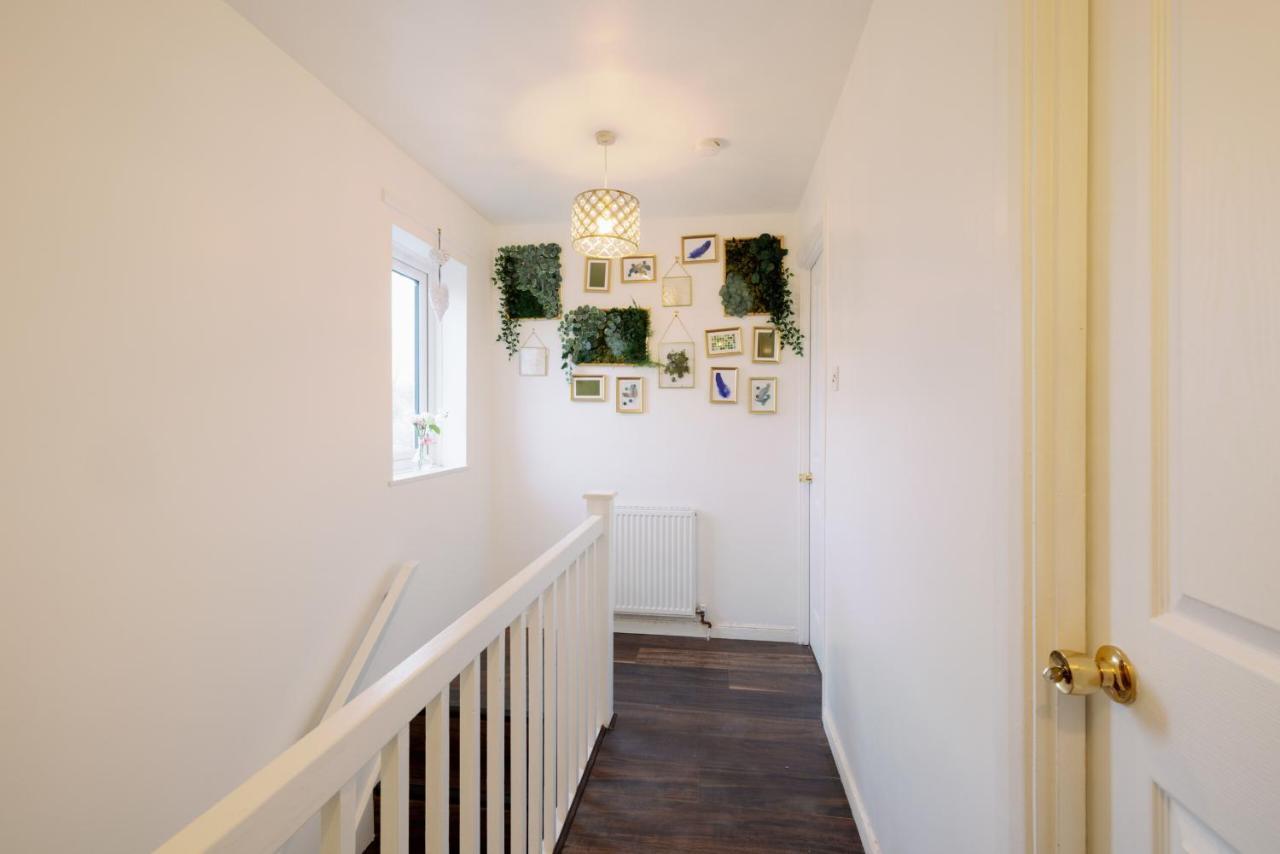 Near Excel, Stratford And Canary Wharf *