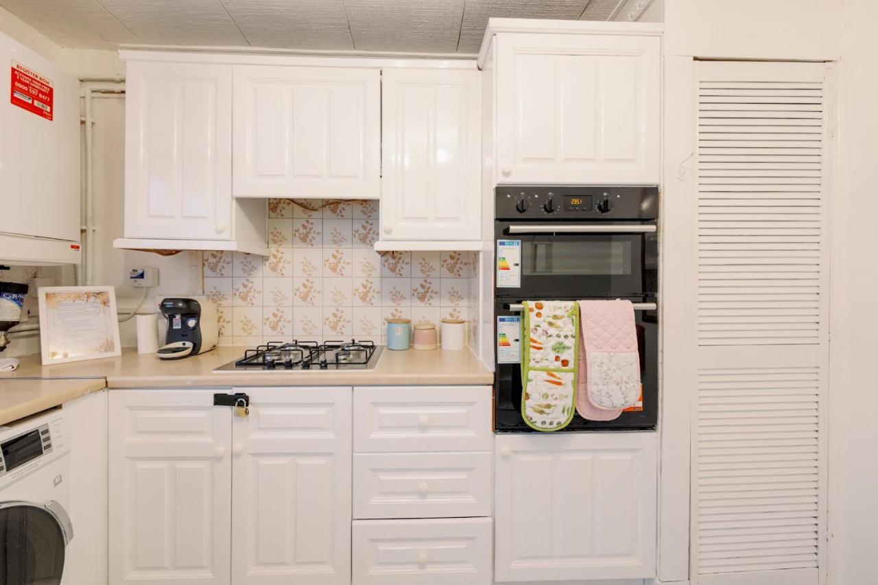 Near Excel, Stratford And Canary Wharf London